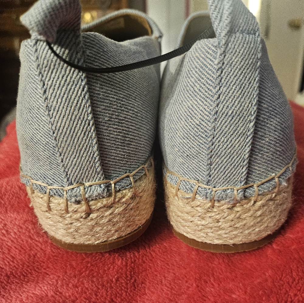 Magellan Outdoors Womens Blue Denim Espadrille Slip On Loafers 9m - Picture 2 of 6
